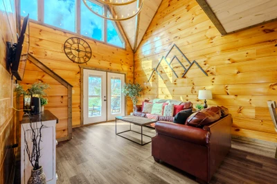 The Smokies Dream Lodge  Indoor Pool+Hot Tub & Epic Fun!
