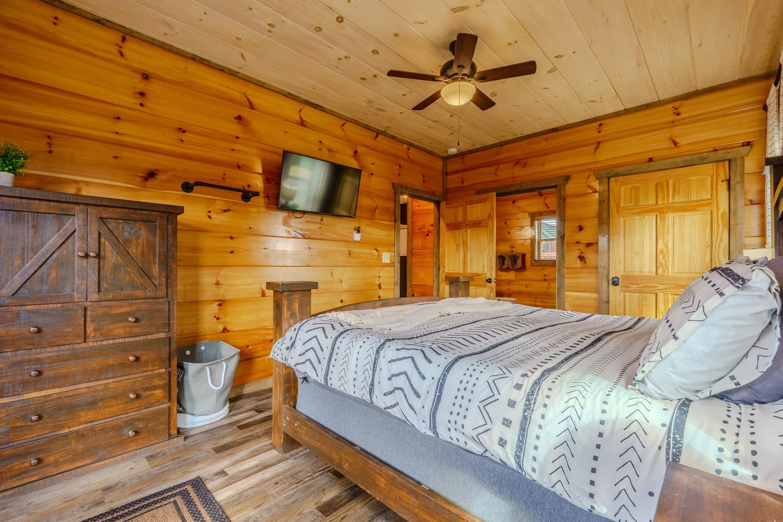 The Smokies Dream Lodge  Indoor Pool+Hot Tub & Epic Fun!