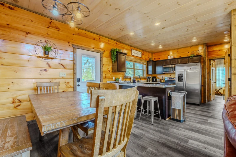 The Smokies Dream Lodge  Indoor Pool+Hot Tub & Epic Fun!