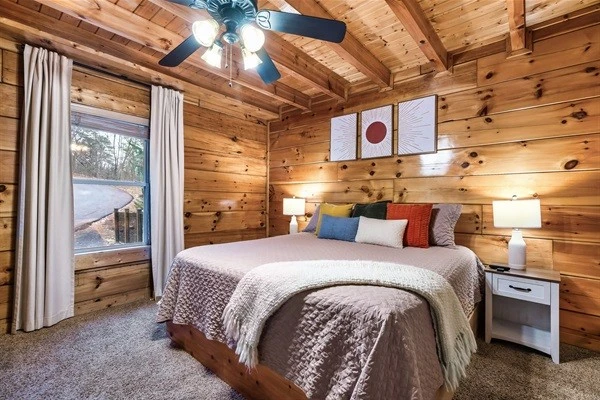 Lazybear Lodge