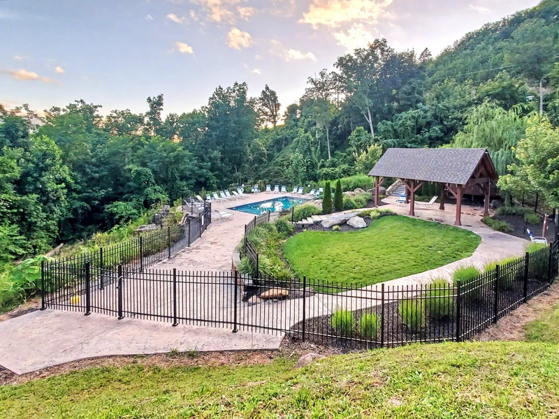 Timber Cove pool at Cobbly Nob