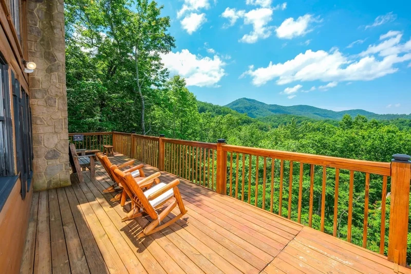 whiskey woods is one of the pet friendly cabins in Pigeon Forge