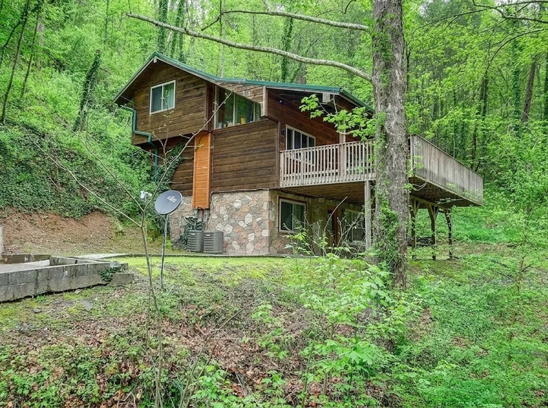 CREEKSIDE