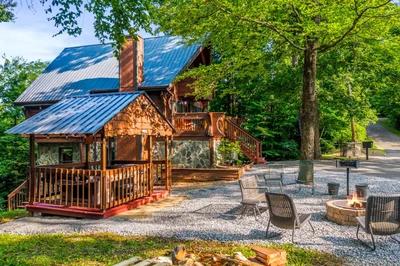 Queen of the Hills, The Perfect Cabin