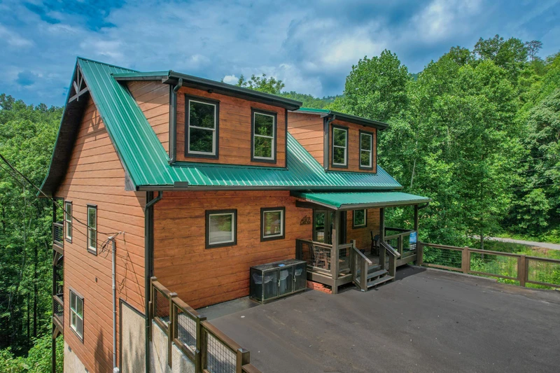 Smoky Splash Retreat