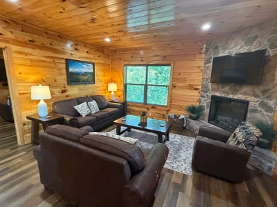 Dolly Bear Pool Cabin