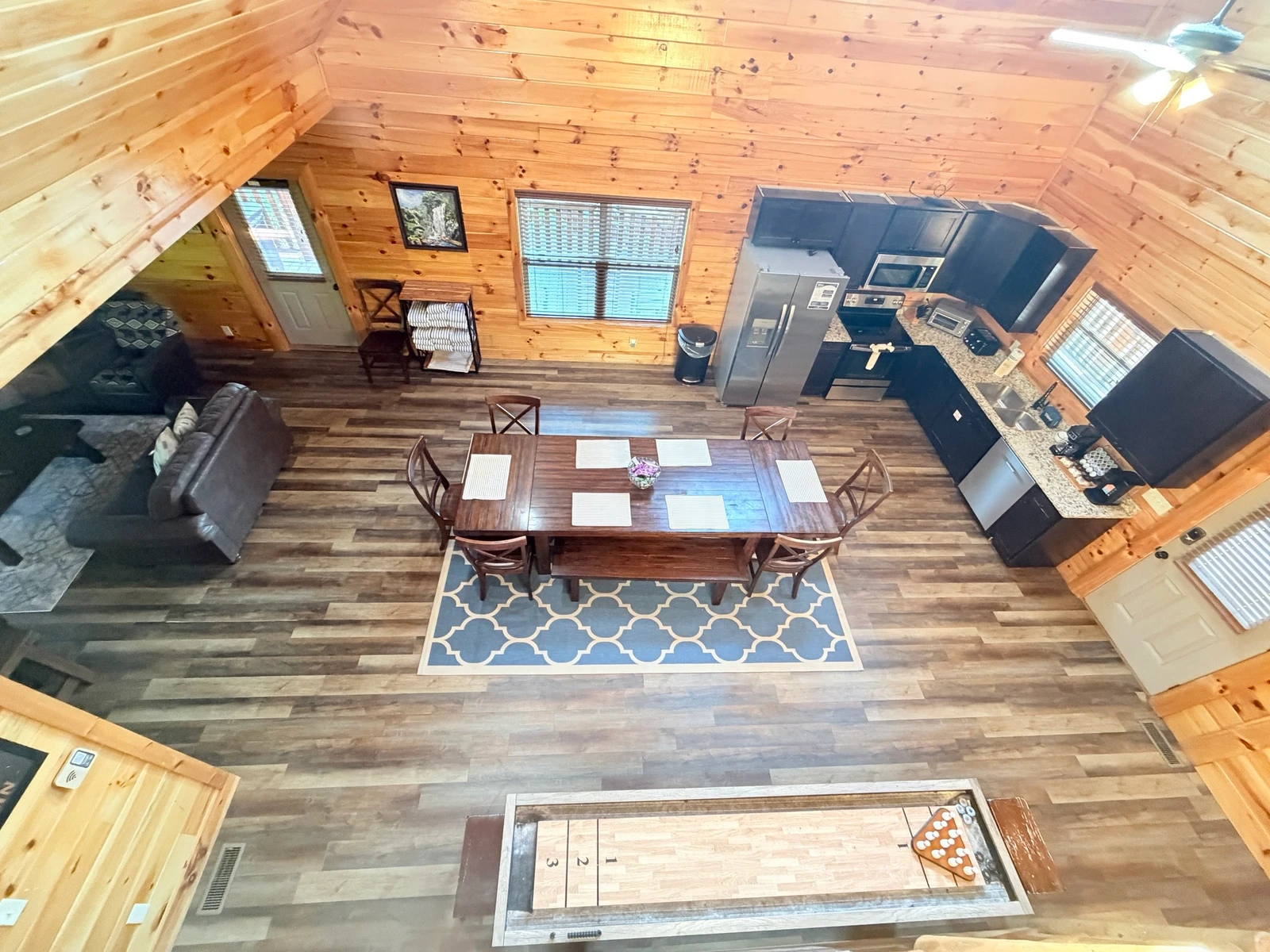 Dolly Bear Pool Cabin
