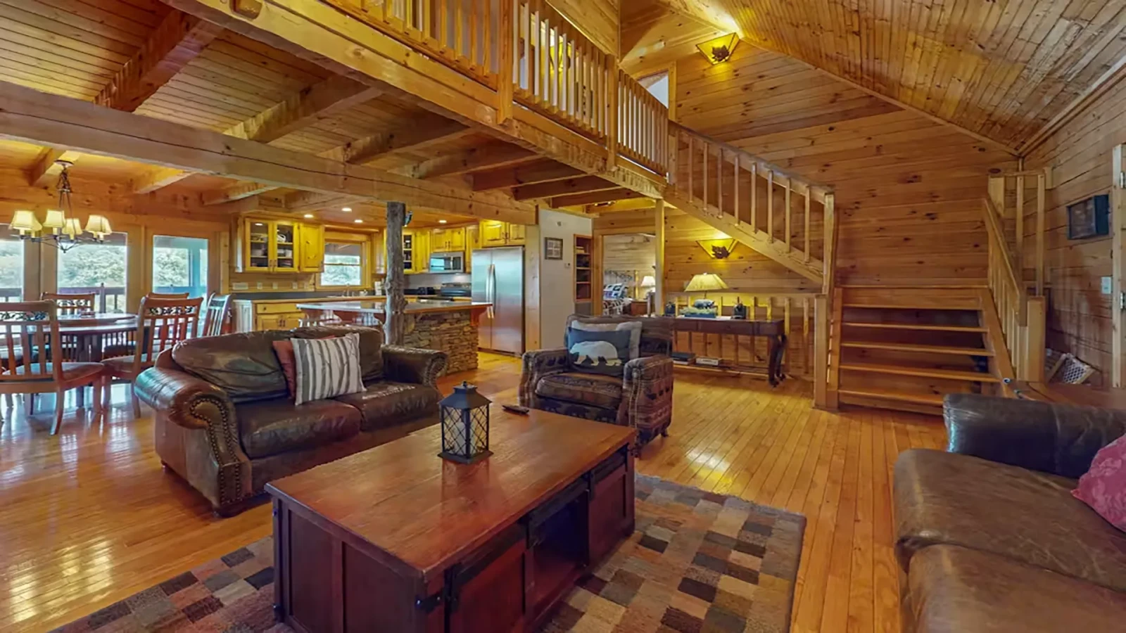Spacious living room with room for the whole family.
