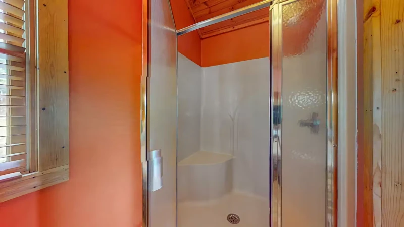 Cabin's second bathroom shower.