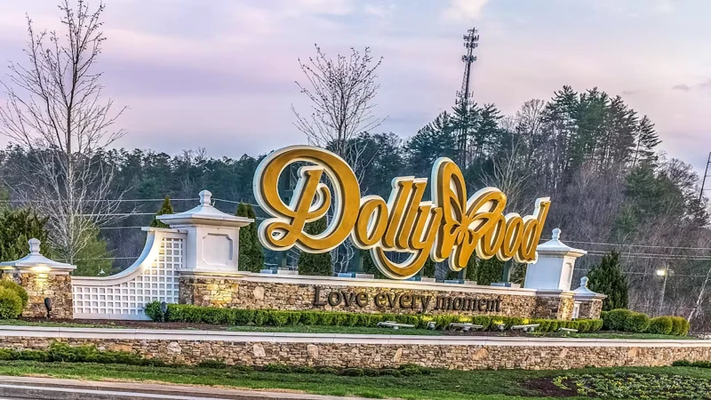 Sign from the neardy Dollywood entrance.