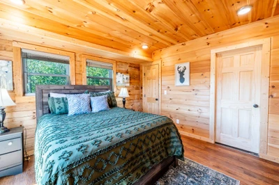 Charming Mountain Dream|Pool|Pet Friendly|Sleeps 8