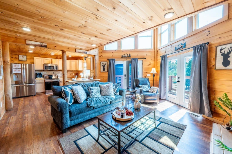 Charming Mountain Dream|Pool|Pet Friendly|Sleeps 8