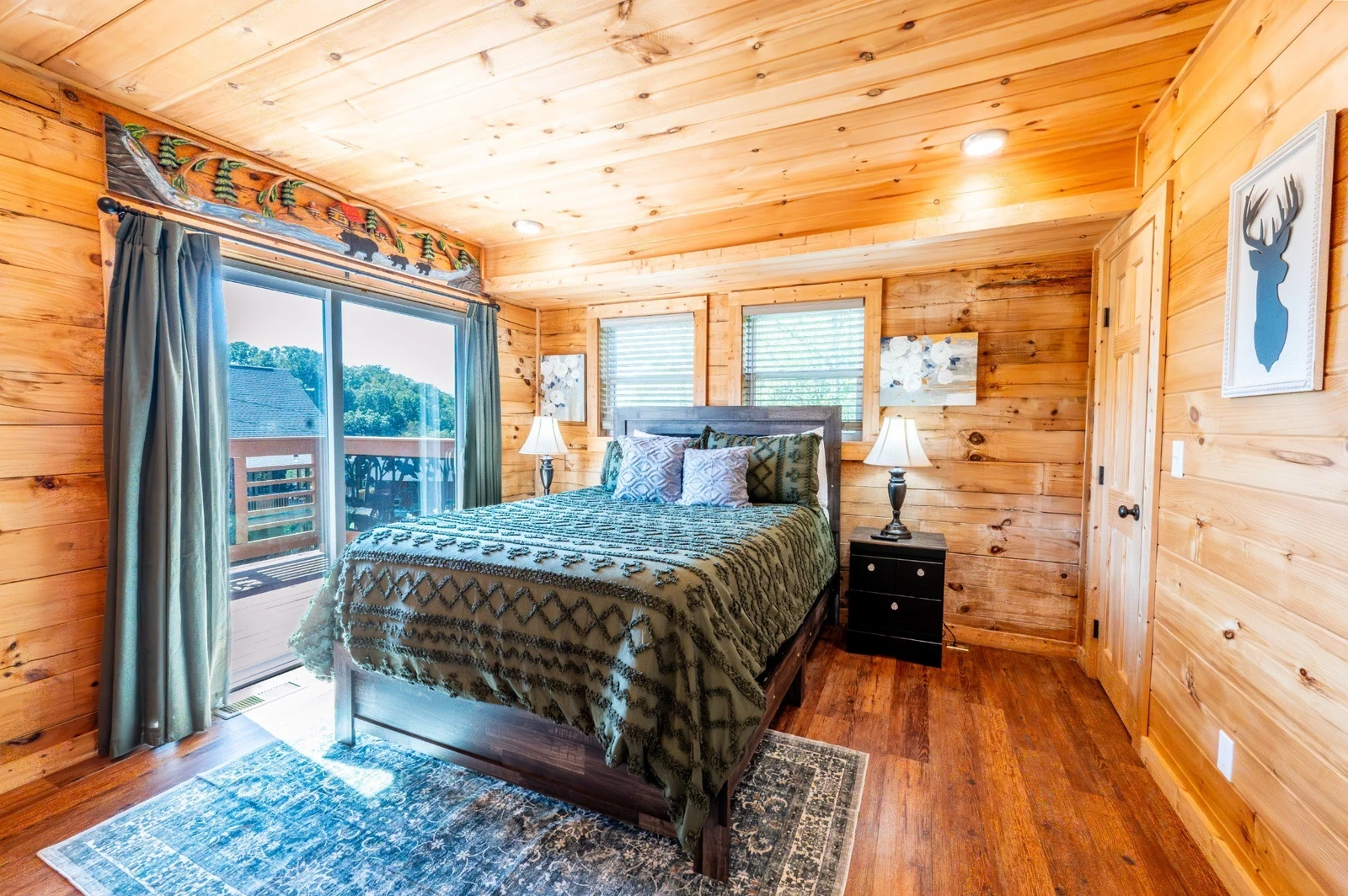 Charming Mountain Dream|Pool|Pet Friendly|Sleeps 8