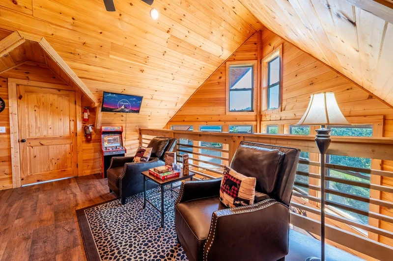 Charming Mountain Dream|Pool|Pet Friendly|Sleeps 8