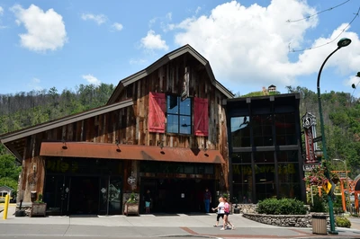 sugarlands distilling company
