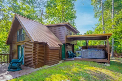 Keaton's Knotty Hideaway