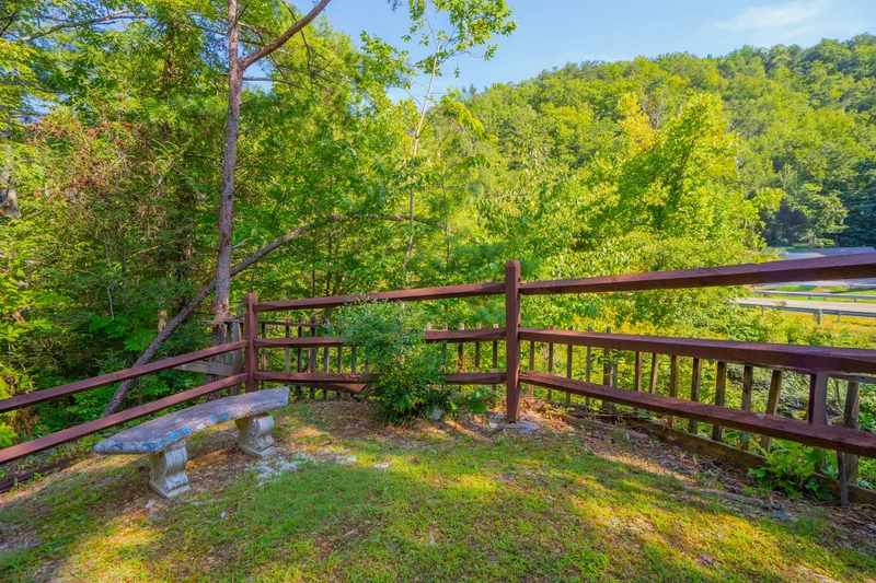Keaton's Knotty Hideaway