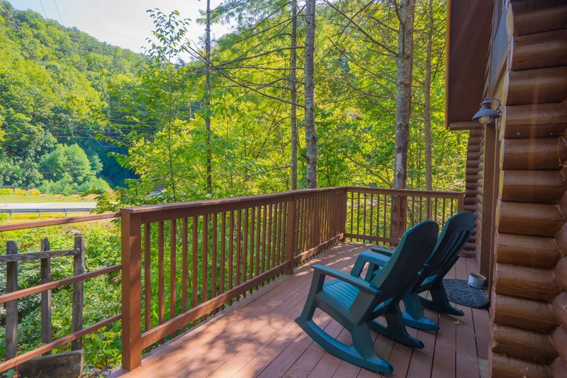 Keaton's Knotty Hideaway