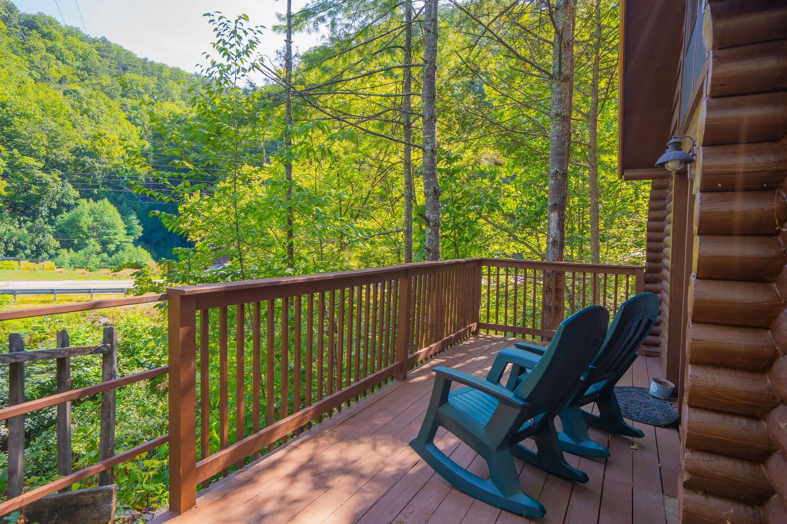 Keaton's Knotty Hideaway