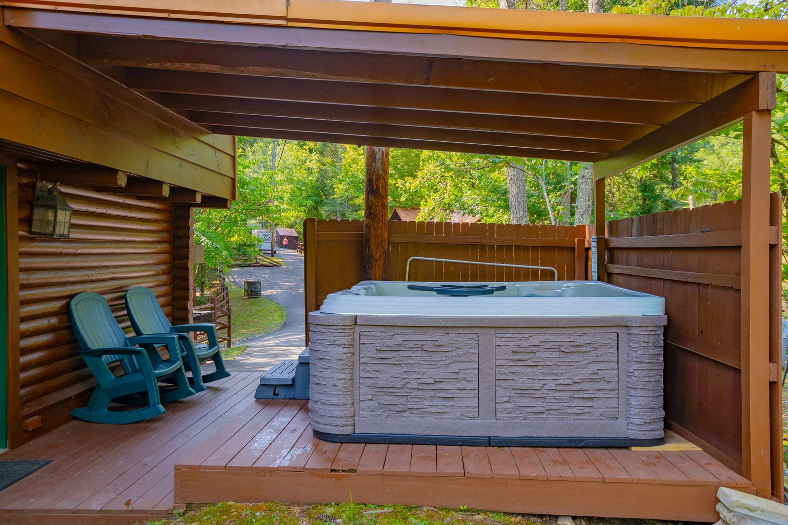 Keaton's Knotty Hideaway