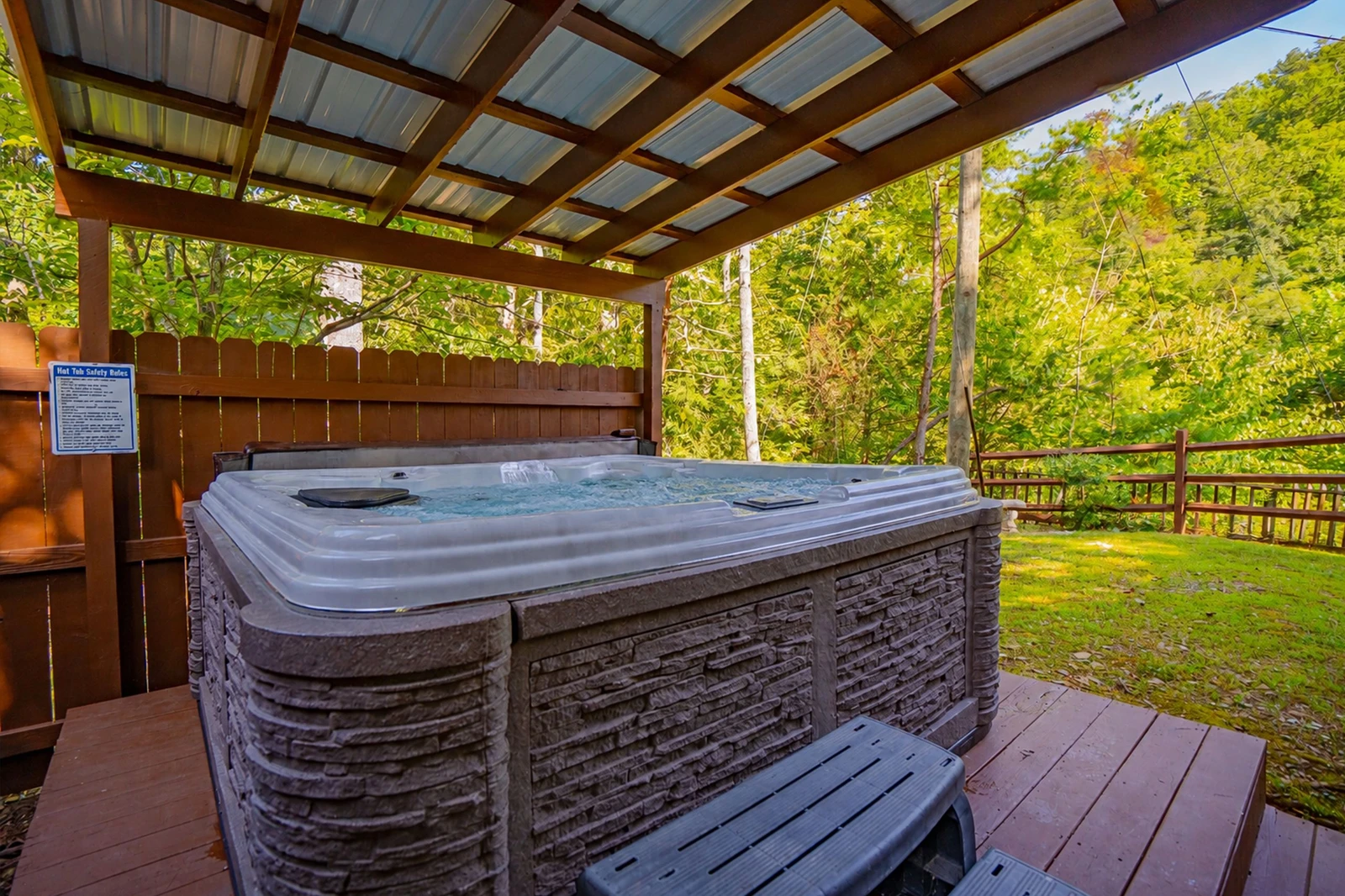 Keaton's Knotty Hideaway
