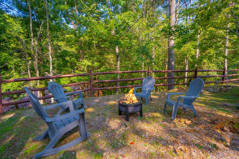 Keaton's Knotty Hideaway