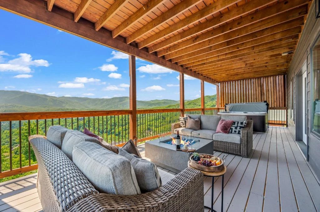 Property image, Interior, of Premier Mountain Views