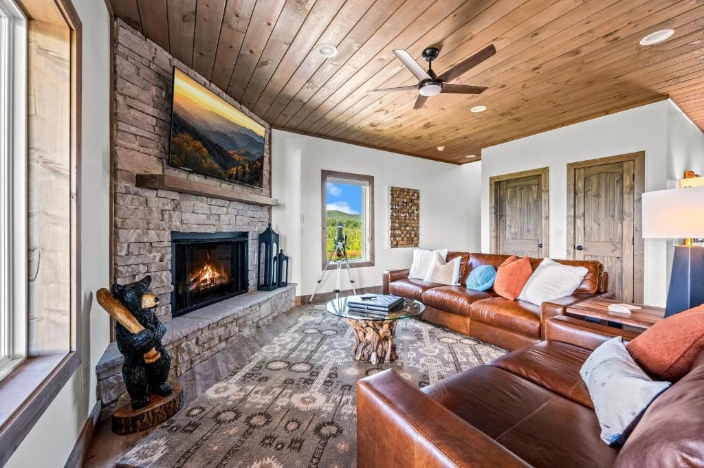 Property image, Interior, of Premier Mountain Views