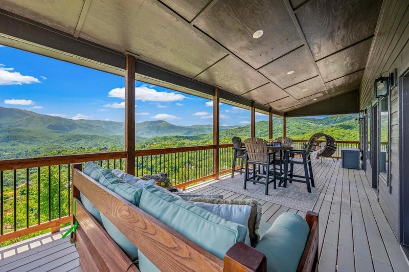 Property image, Interior, of Premier Mountain Views