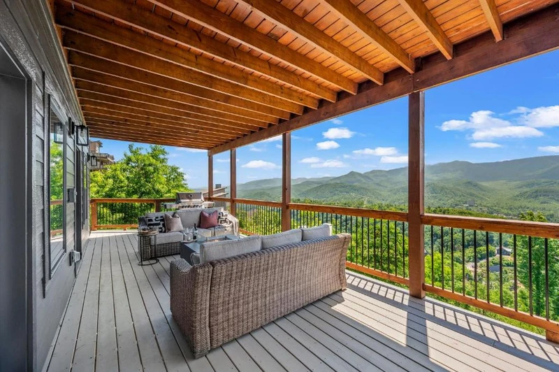 Property image, Interior, of Premier Mountain Views