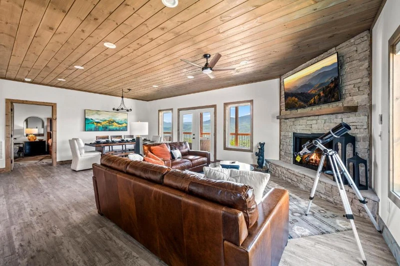 Property image, Interior, of Premier Mountain Views