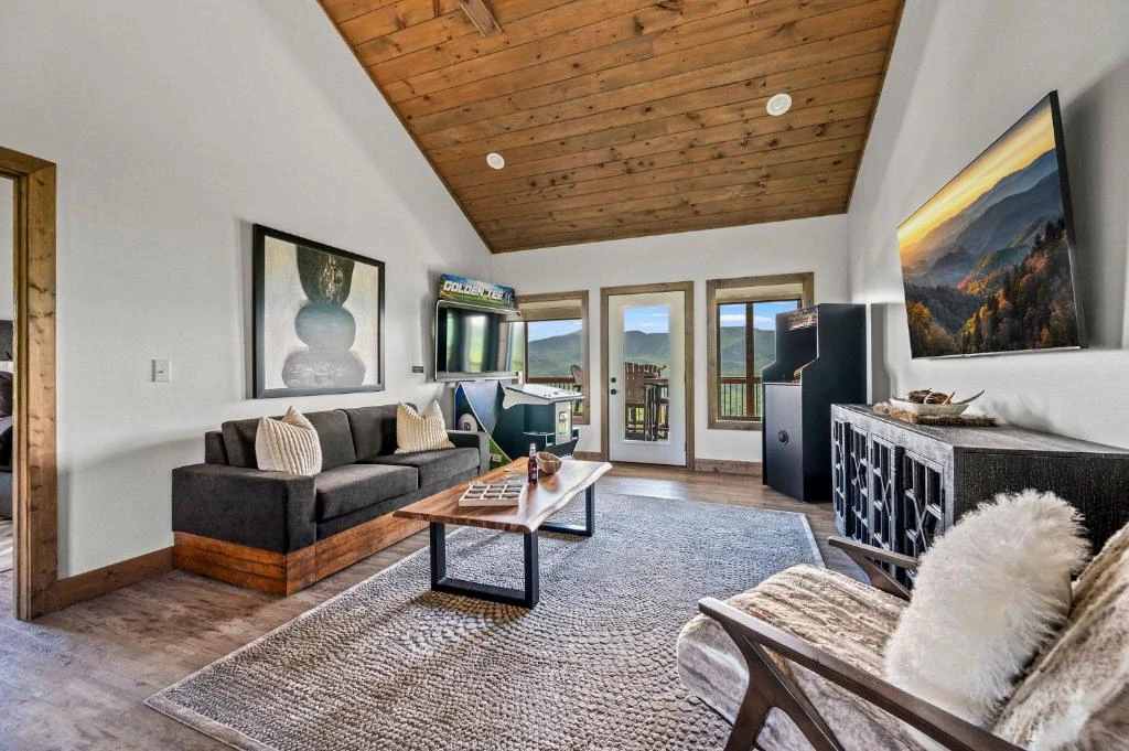 Property image, Interior, of Premier Mountain Views