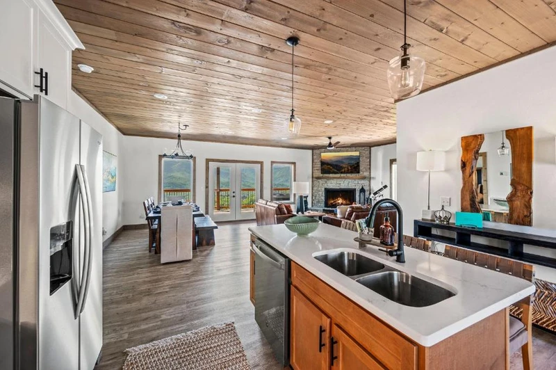 Property image, Interior, of Premier Mountain Views