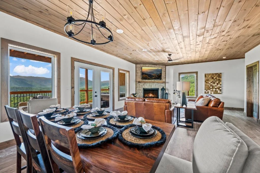 Property image, Interior, of Premier Mountain Views