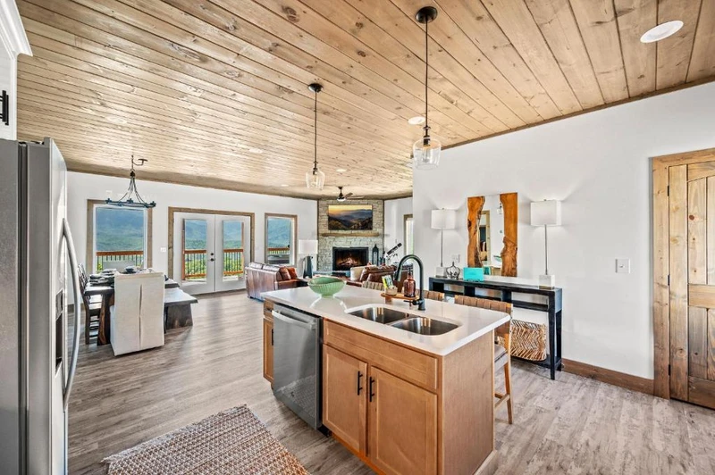 Property image, Interior, of Premier Mountain Views