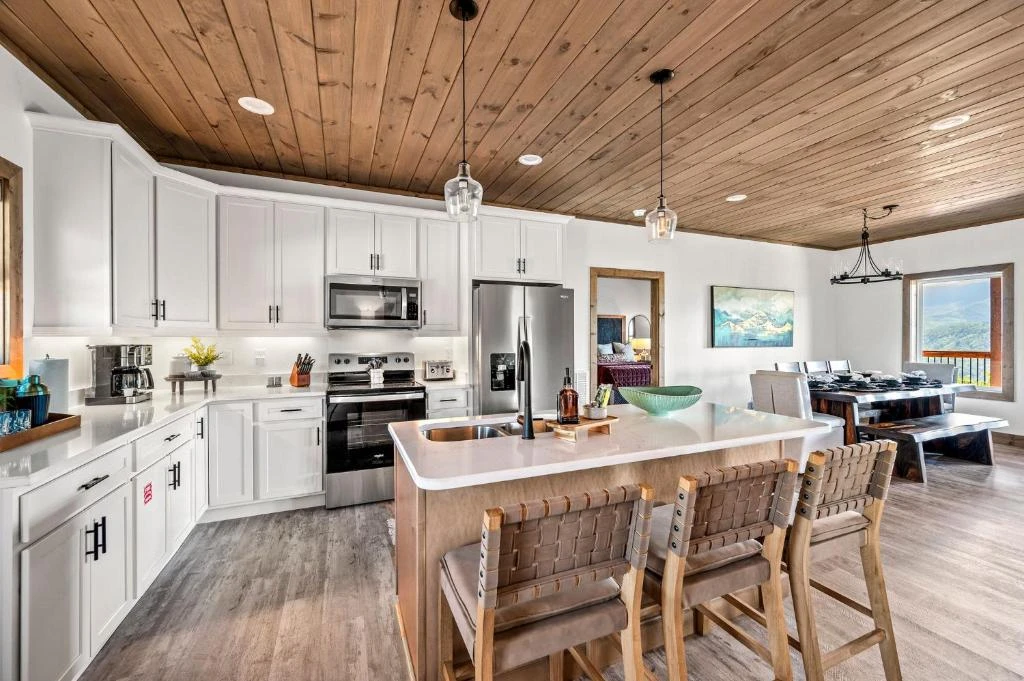Property image, Interior, of Premier Mountain Views