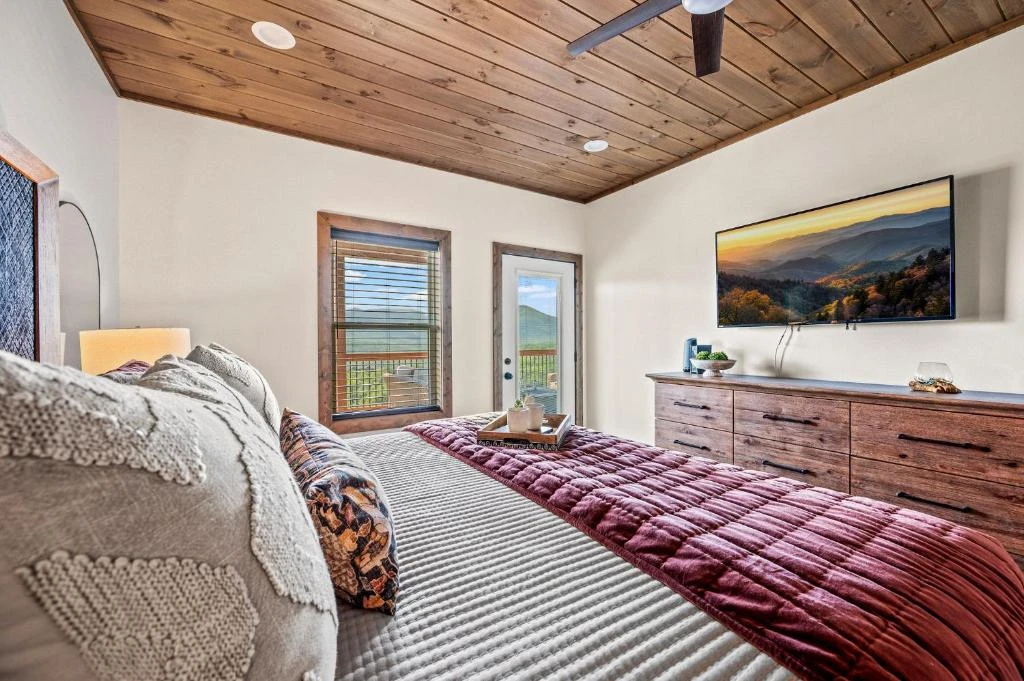 Property image, Interior, of Premier Mountain Views