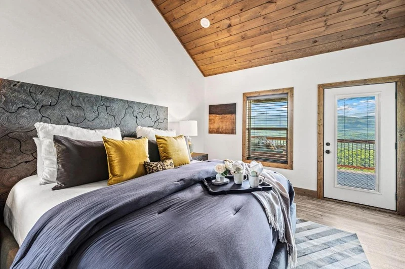 Property image, Interior, of Premier Mountain Views