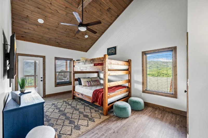 Property image, Interior, of Premier Mountain Views