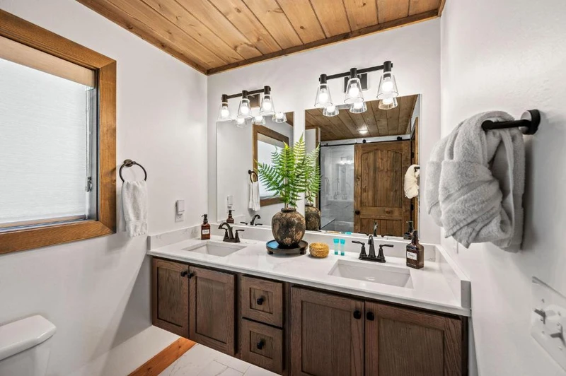 Property image, Interior, of Premier Mountain Views