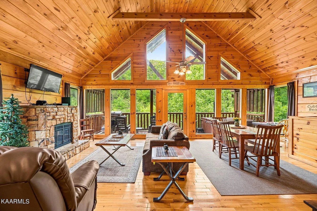 Cubby Bear Cabin
