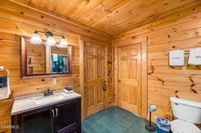 Cubby Bear Cabin