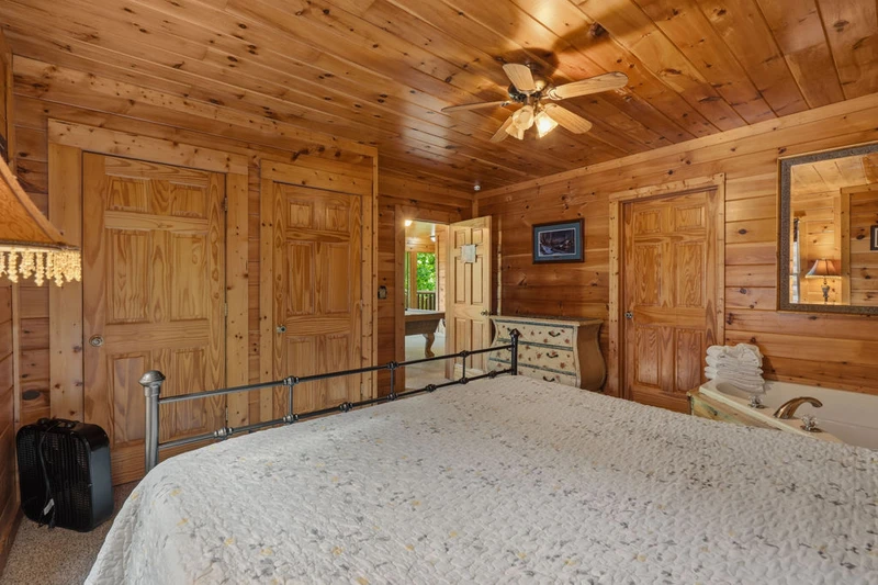 Cubby Bear Cabin