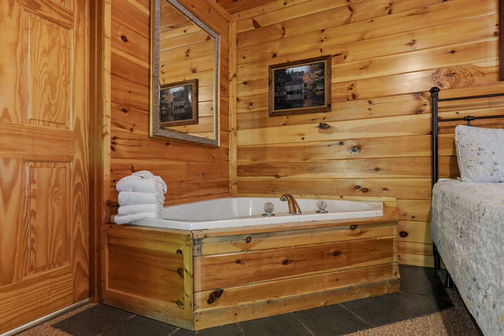 Cubby Bear Cabin