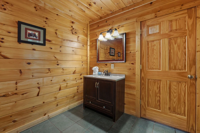 Cubby Bear Cabin
