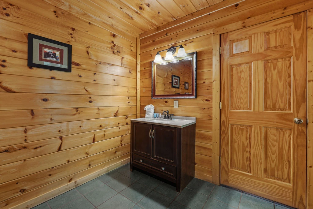 Cubby Bear Cabin