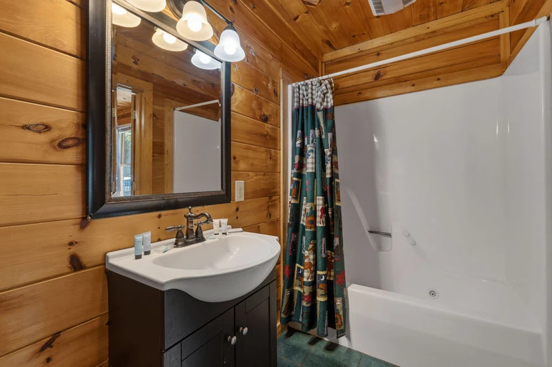 Cubby Bear Cabin