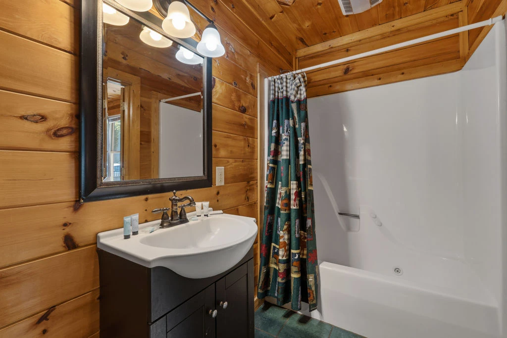 Cubby Bear Cabin
