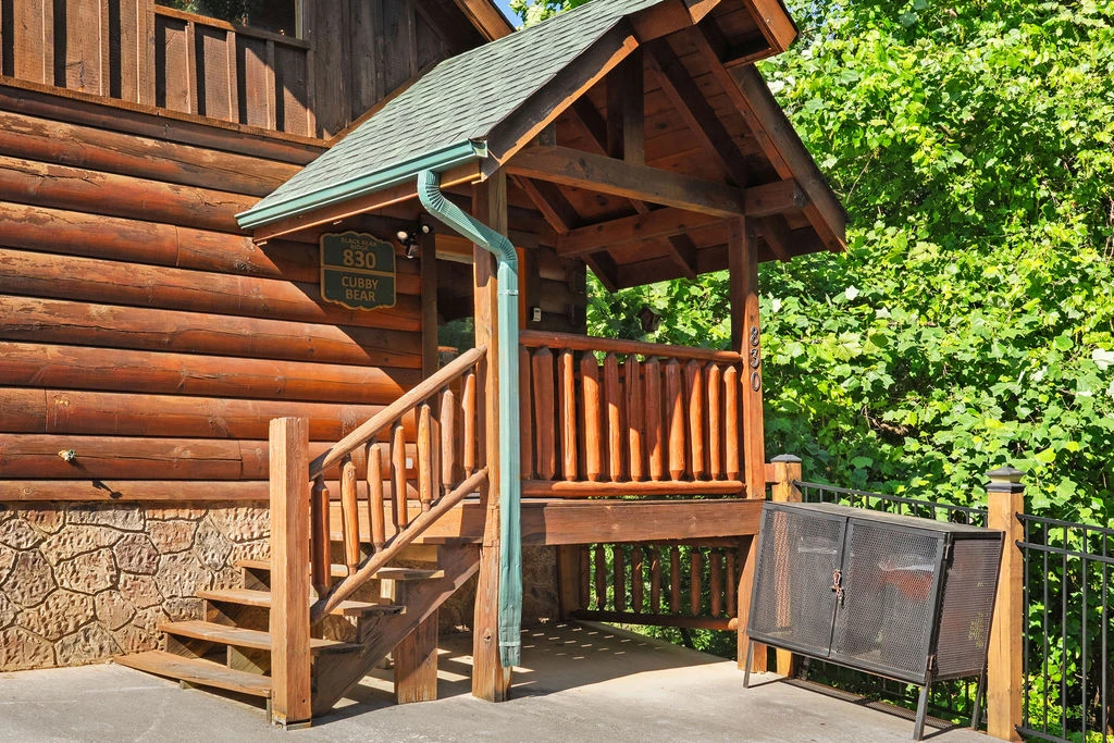 Cubby Bear Cabin