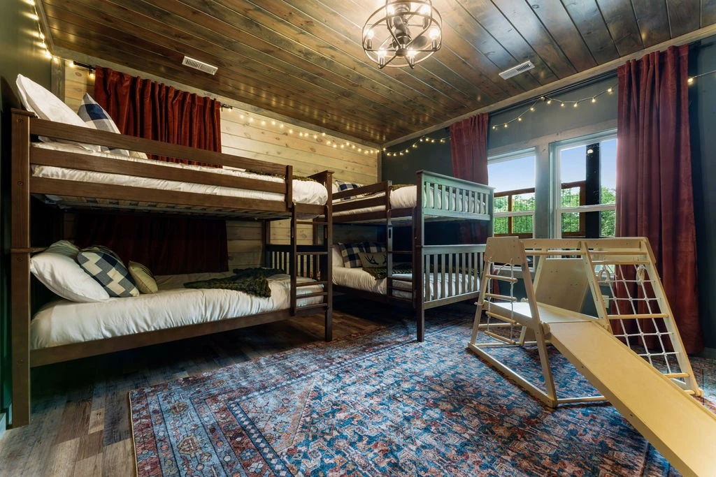 Glenwood Gathering House